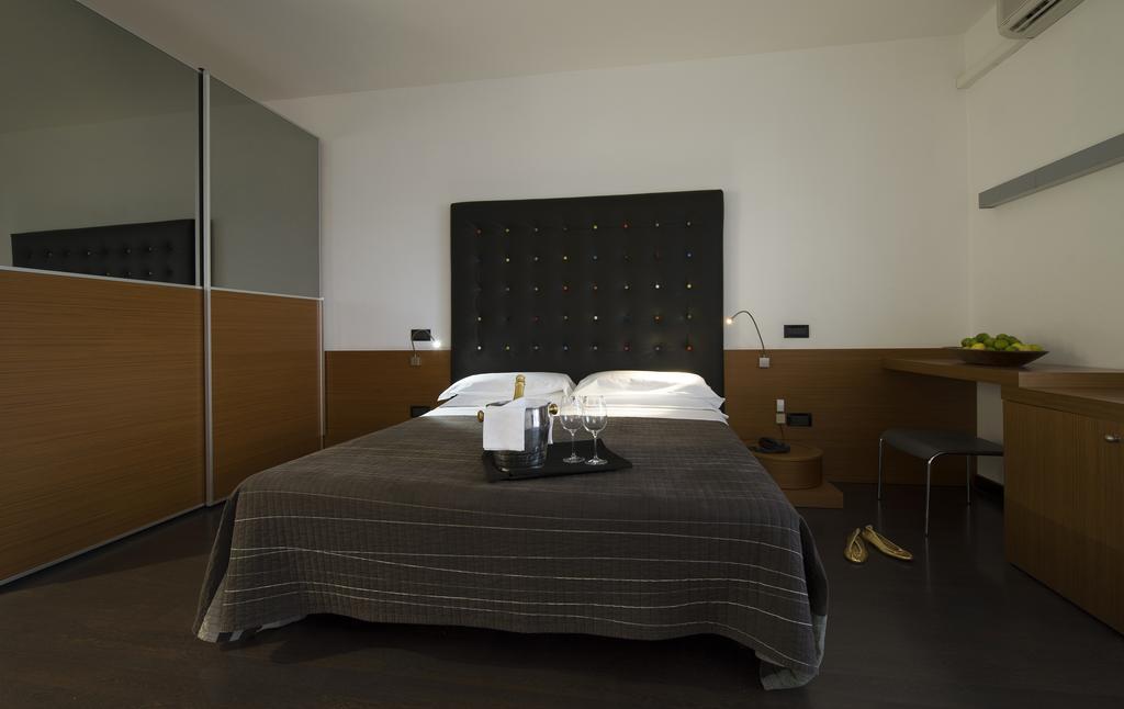 Nice Hotel ביביונה מראה חיצוני תמונה