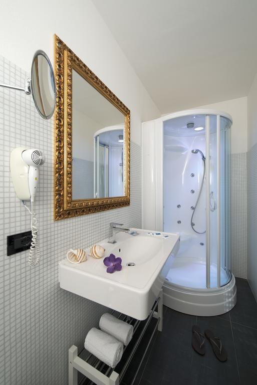 Nice Hotel ביביונה מראה חיצוני תמונה