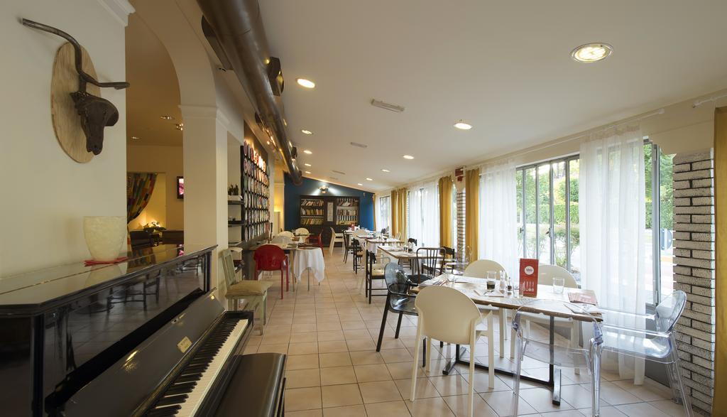 Nice Hotel ביביונה מראה חיצוני תמונה