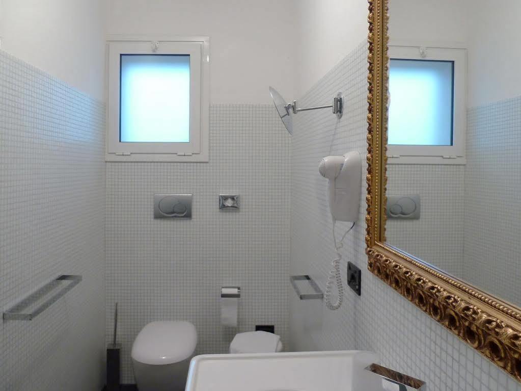 Nice Hotel ביביונה מראה חיצוני תמונה